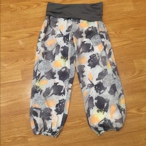 Lululemon pants size 8